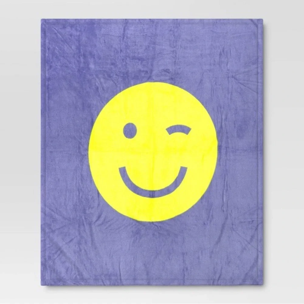 NWT room essentials smiley throw pillow & matching throw blanket set